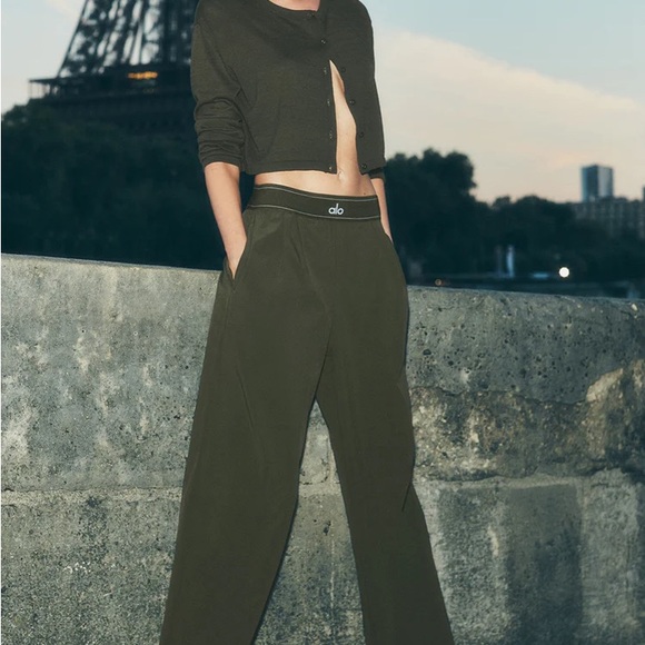 ALO Yoga Pants - ALO Yoga Dark Olive Wide-Leg Pants size small discounted color